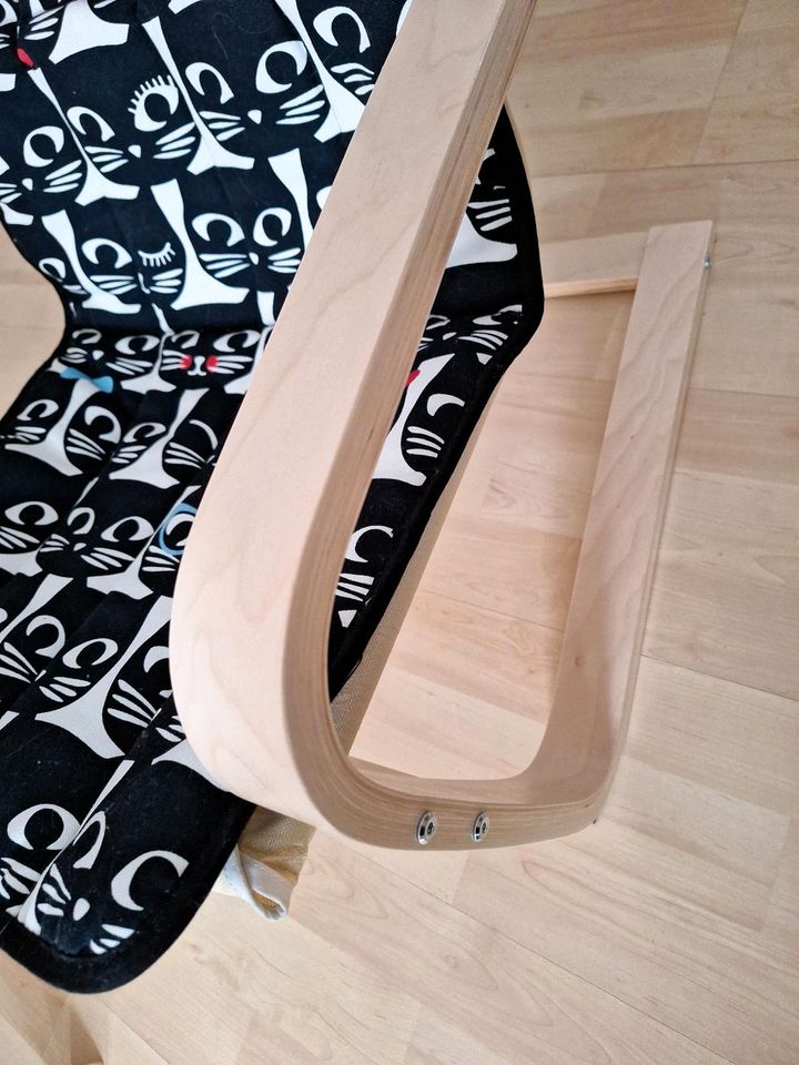 Ikea Kinderstuhl neuwertig mit Sitzauflage mit Katzenmotiv in Walpernhain