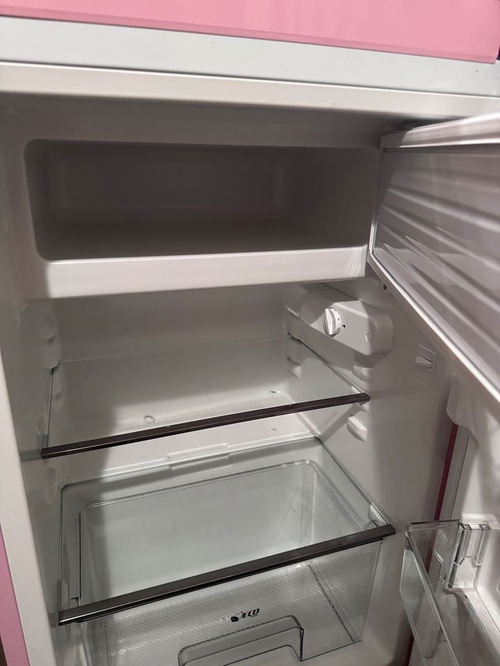 Kleiner Retro Kühlschrank in Hemer