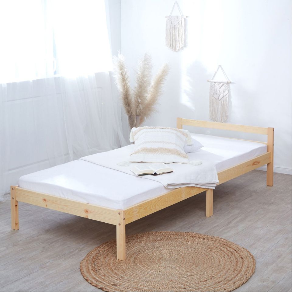 Bett Holzbett Futonbett Kinderbett Natur Holz 90x200 NEU 030-Er in Erfurt