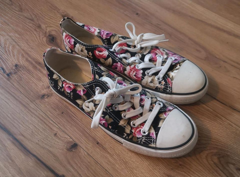 Schuhe Sommer Blumen 39 in Pahlen