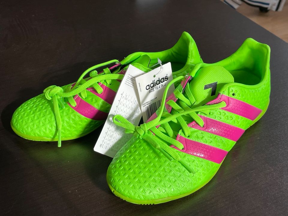 Fußballschuhe Hallenschuhe Adidas Größe 36,5 in Bad Soden am Taunus