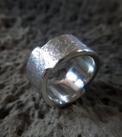 Handgeschmiedeter Ring 925er Sterling Silber Unikat NEU Brandenburg - Altlandsberg Vorschau