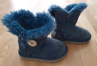 Original UGG Winterstiefel in blau, gr. 22,5 Berlin - Wilmersdorf Vorschau