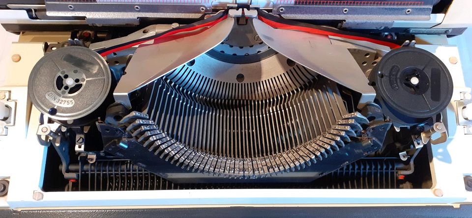 Schreibmaschine Triumph electric 131 f - antik in Ennigerloh