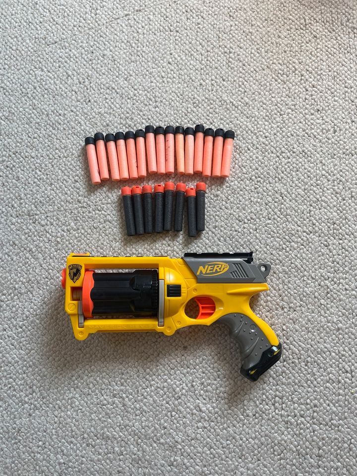 Nerf Maverick Rev-6 / Revolver in Duisburg