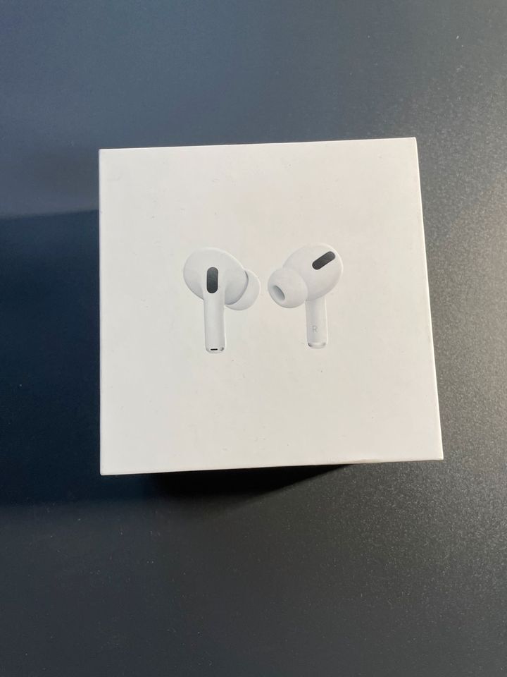 Airpods Pro Verpackung in Puchheim