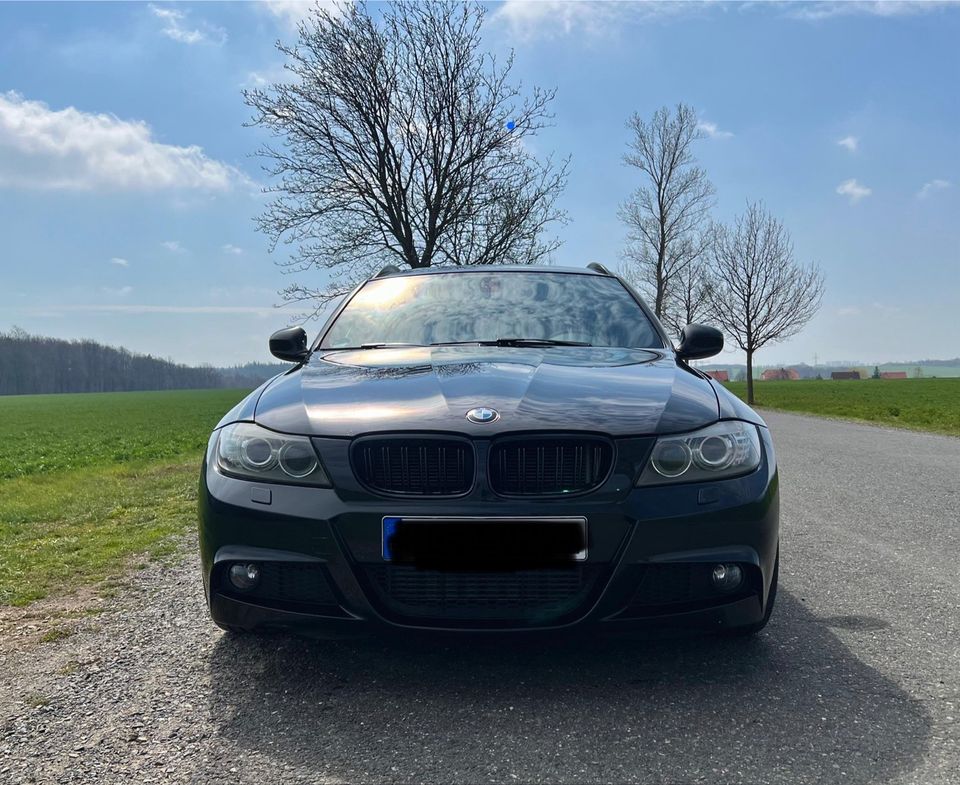                     BMW 330d Touring