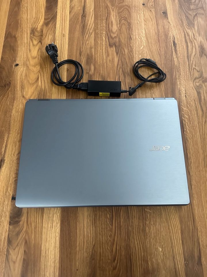 Acer Notebook E5-771 Windows 10, 17,3Zoll, 240GB SSD in Reichelsheim (Wetterau)