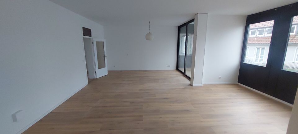 Große und helle 3 - 4 Zimmer Wohnung im Zentrum von Bad Salzuflen in Bad Salzuflen