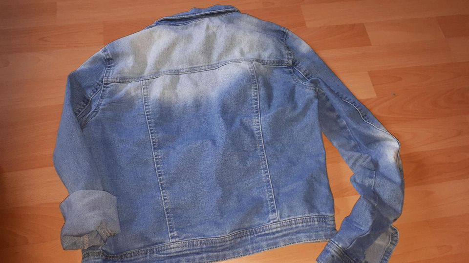 Jeansjacke von Only Gr. 34 in Weddingstedt