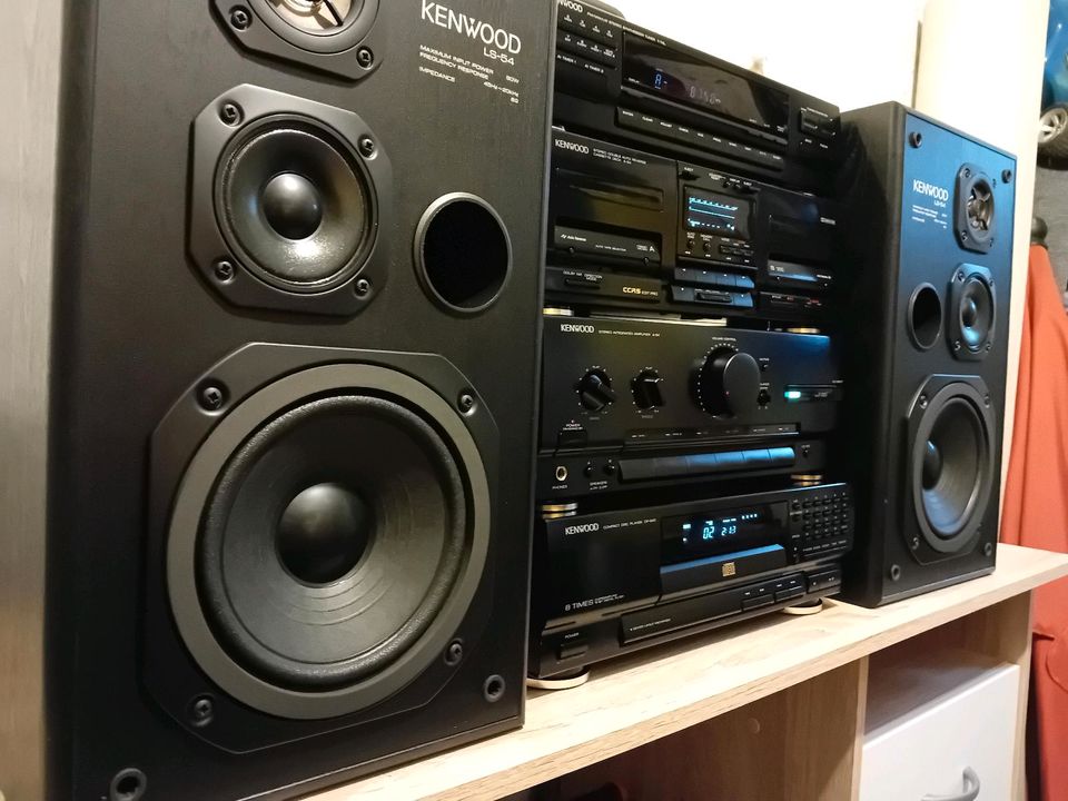 KENWOOD-Stereoanlage mit Lautsprechern und Fernbedienung in Kyritz