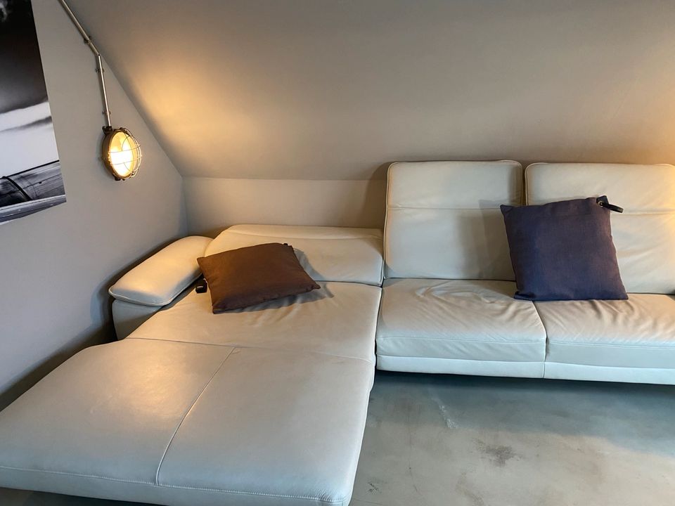 Couch von Musterring mit Motor im langen Teil (Liegepos.möglich) in Kronberg im Taunus