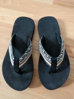 FlipFlops für Kinder, Größe 35, schwarze Sohle, Riemen mit Muster Stuttgart - Stuttgart-Süd Vorschau