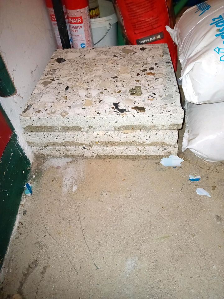 Marmorplatten. 30 X 30 cm ,2,5 cm hoch in Mehlbek
