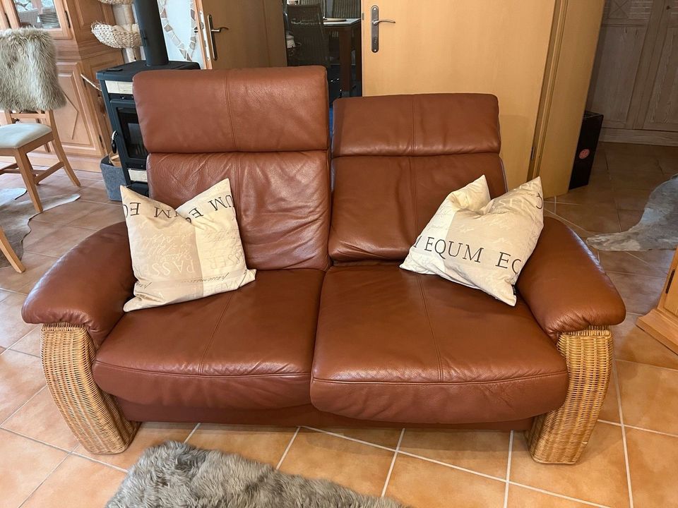 Mediterrane Couch Sofa Leder Kopf+Rückenteil beweglich 3+2 Sitzer in Waldlaubersheim