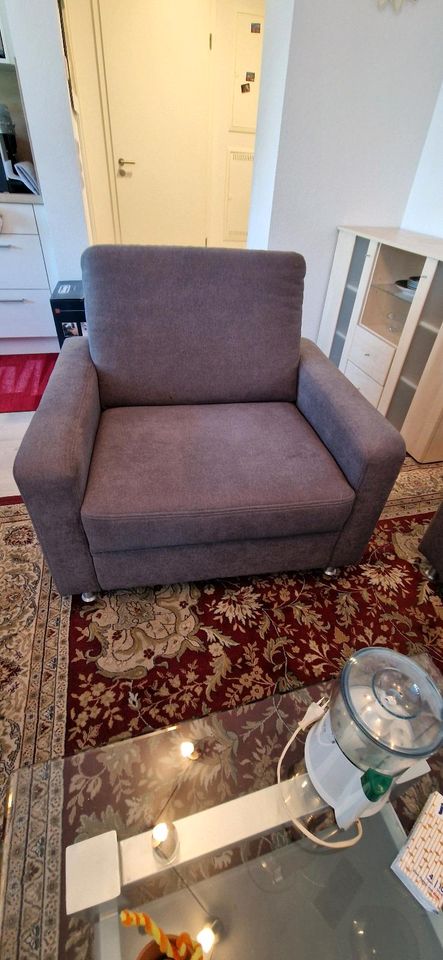 Sofa + Sessel 3-Sitzer + 1-Sitzer in Florstadt