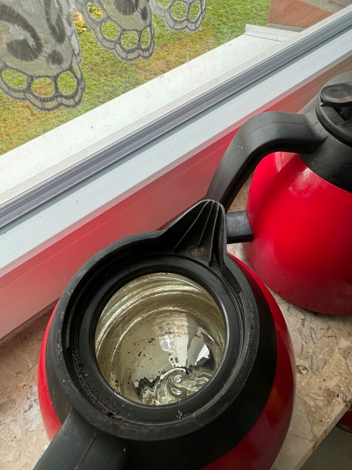 Korona Kaffeemaschine in rot mit zwei Thermoskannen in Hamburg