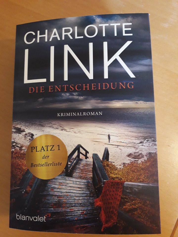 Buch "Die Entscheidung" von Charlotte Link, in Waldstetten