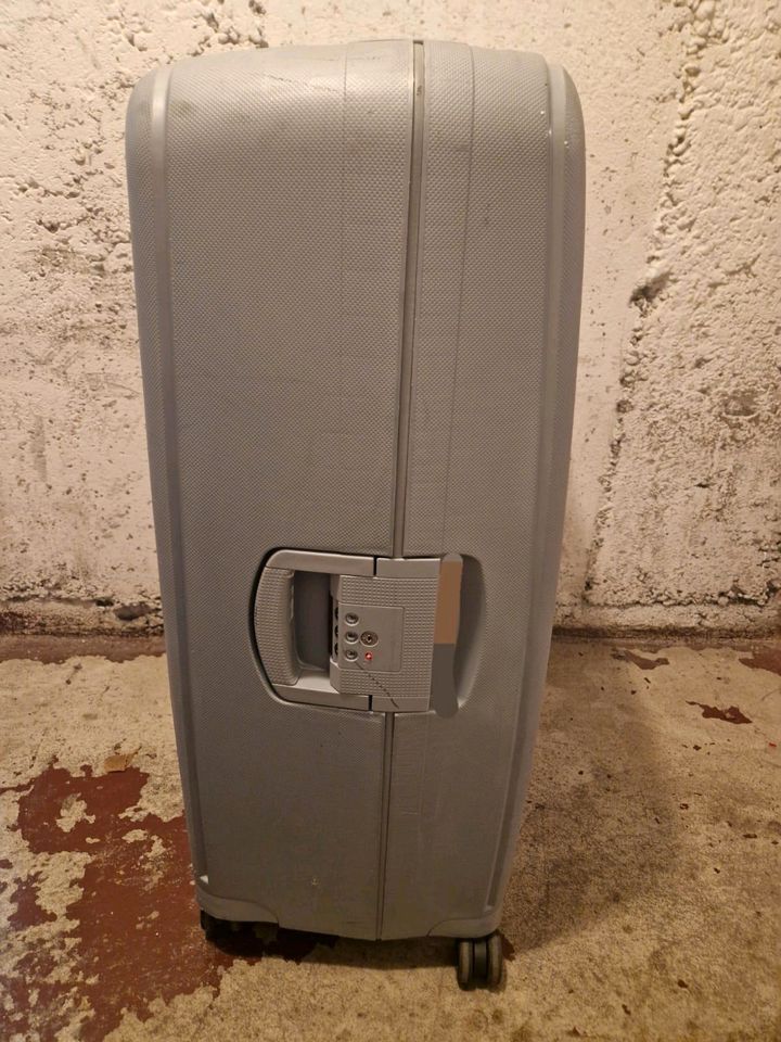 Samsonite Koffer 81cm groß in Wiesbaden