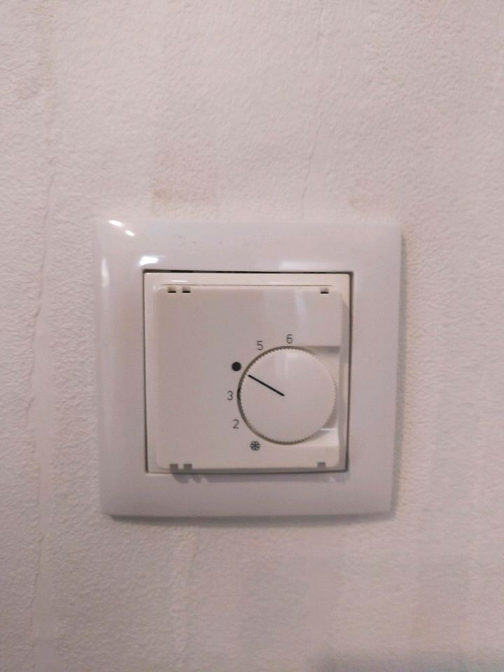 Fussbodenheizung Raumthermostat 8 STK. in Niederorschel