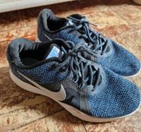 Nike Flex TR8 Gr.40,5 Sportschuh Laufschuh Sneaker blau Nordrhein-Westfalen - Beverungen Vorschau