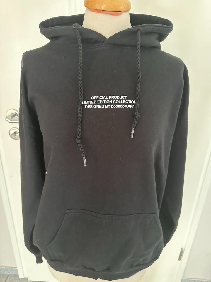 Hoodie Sweatshirt Kapuzenshirt schwarz MAN Gr. S boohoo top in Schmidgaden