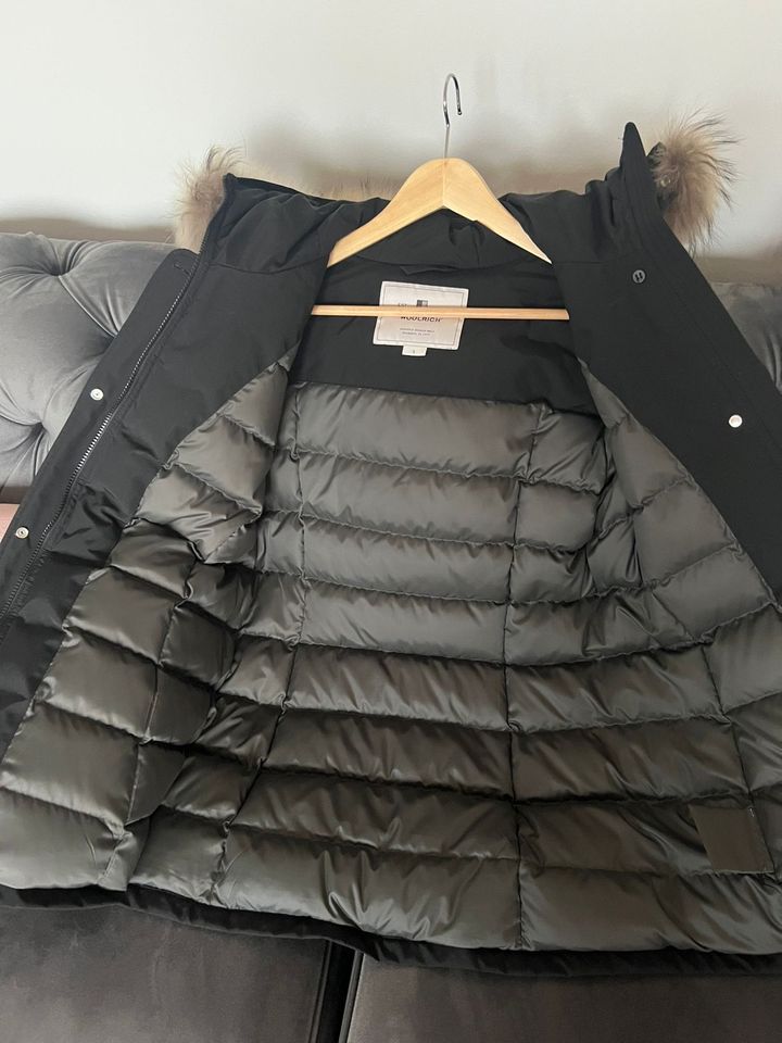 Woolrich Winterjacke / Schwarz in Hamburg