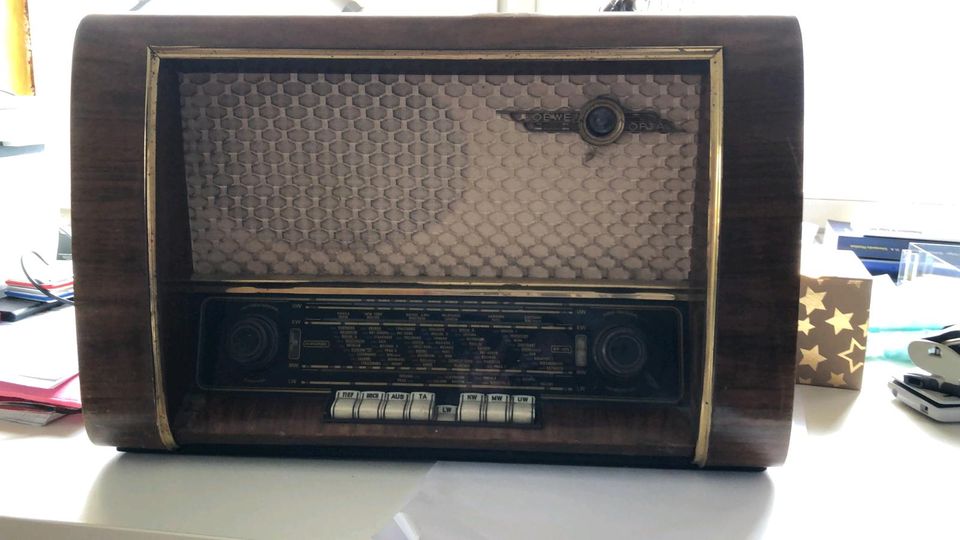 LOEWE OPTA - altes Radio in Remagen