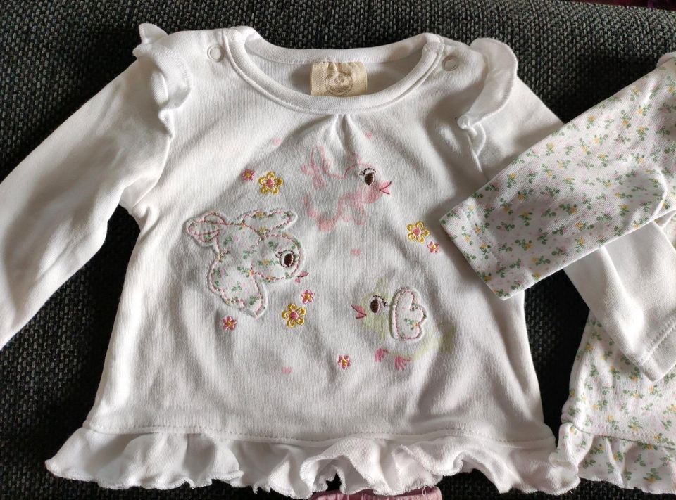 Baby Bekleidungsset Pullover Hosen Bodies in Größe 56 in Burscheid