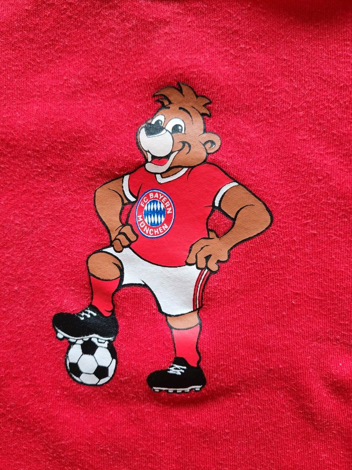 FC Bayern München T-Shirt, Gr.  74-80 in Ferna