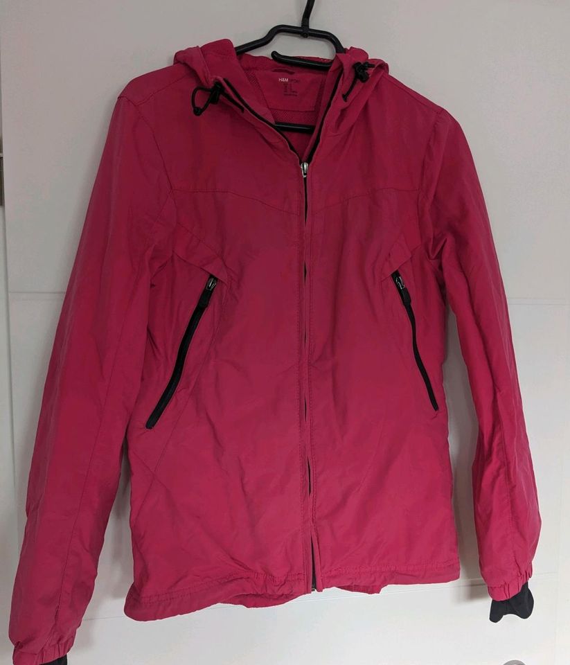 H&M SPORT Jacke in Waren (Müritz)