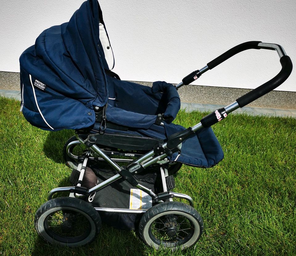 Toller Kinderwagen Emmaljunga in Rostock