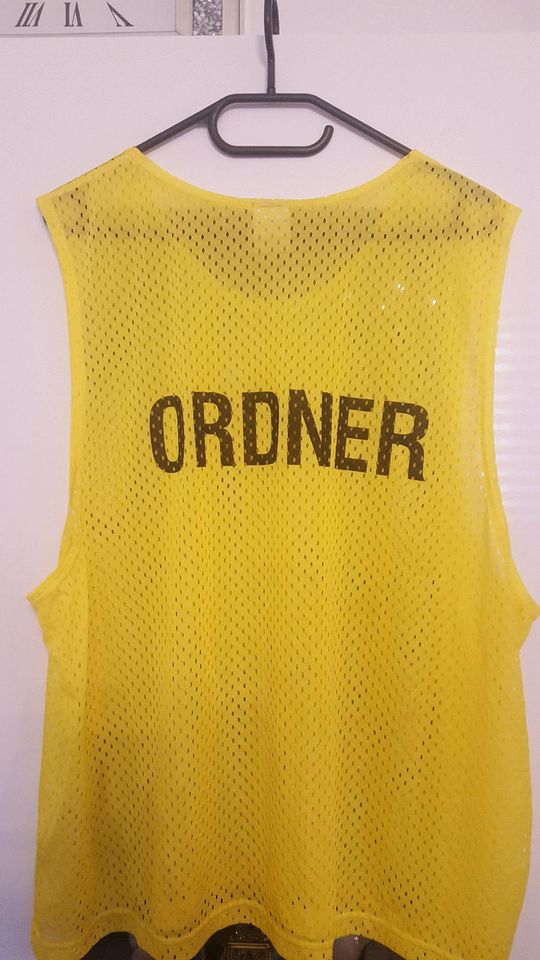Westen 3x Nike Ordner Gr.L/XL Pro Stück in Berlin - Charlottenburg