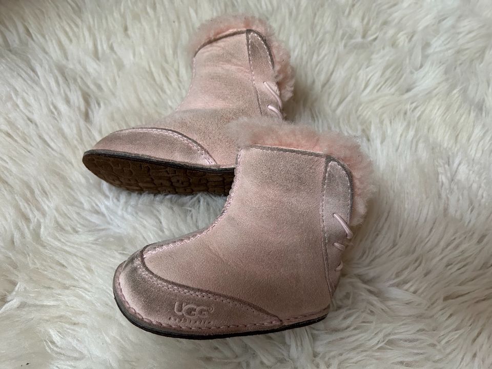 Baby Ugg Boots Gr. S / 18 rosa Lammfell in Herne