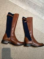 Caprice Stiefel Schuhe Damen Leder braun blau Stoff 37 4 Hessen - Linsengericht Vorschau