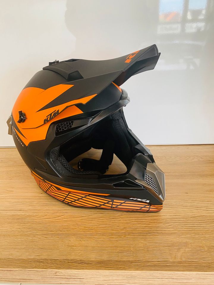 KTM Motocross Enduro Helm Gr. L Factory in Burg