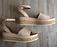 INUOVO Plateau Sandalen Sandaletten - 39 - beige rosa Nordrhein-Westfalen - Neuss Vorschau