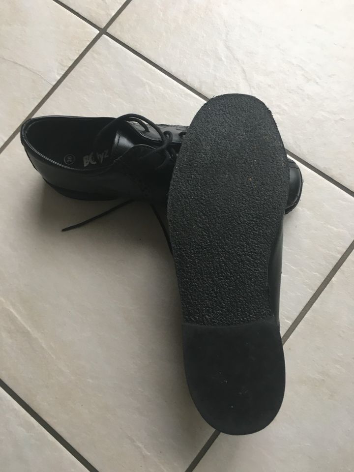 Schuhe Schnürschuhe  schwarz Leder Gr. 36 1 x getragen in Dachau