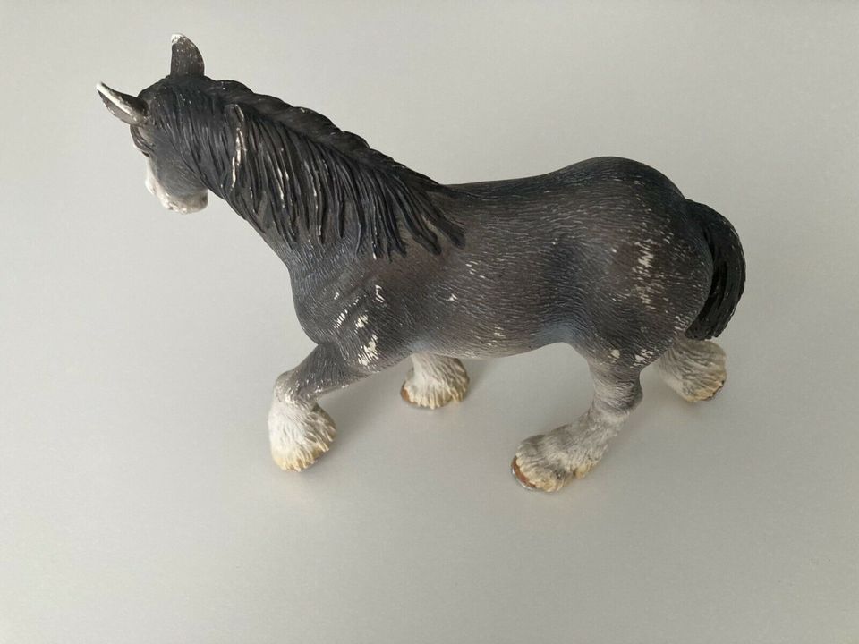 Schleich Pferd Shire Horse in Eltville