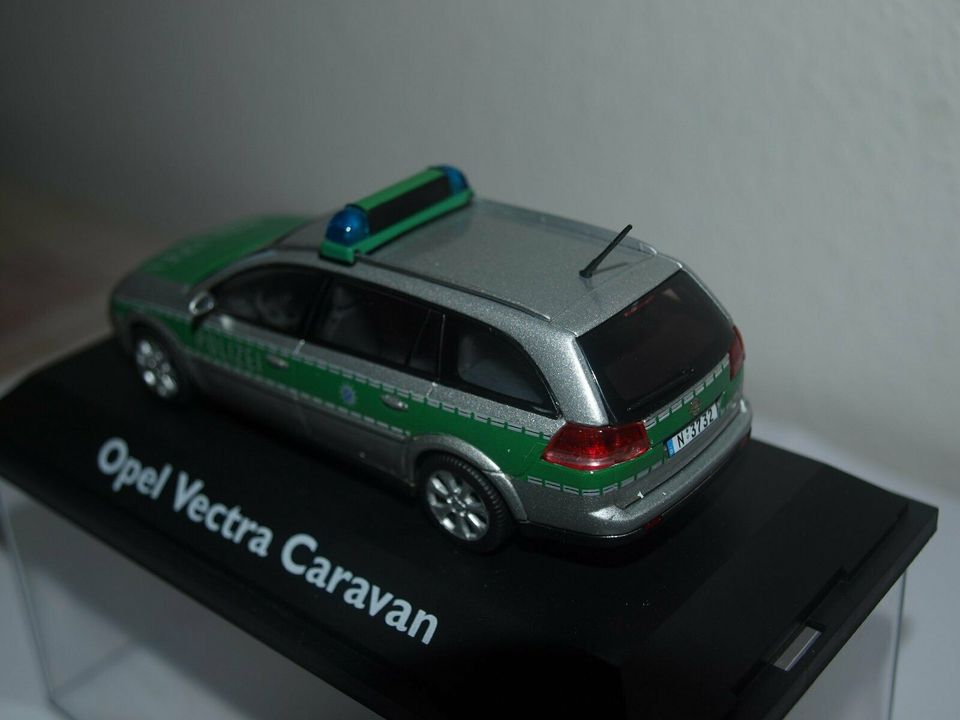 Modellauto Opel Vectra-C Caravan "Polizei" in Biedenkopf