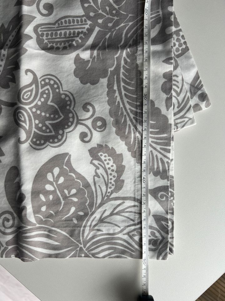 Tischläufer grau weiß, florales Muster 50cm neuwertig unbenutzt in Leichlingen