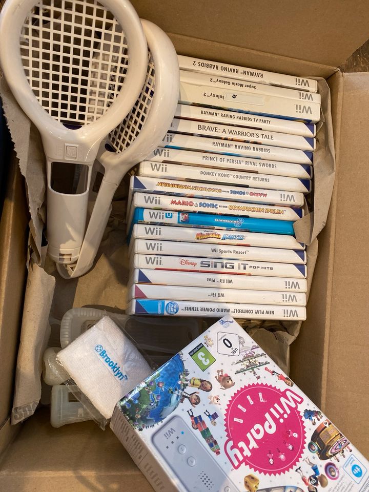 Nintendo Wii mit jeder Menge Zubehör in Schwanstetten