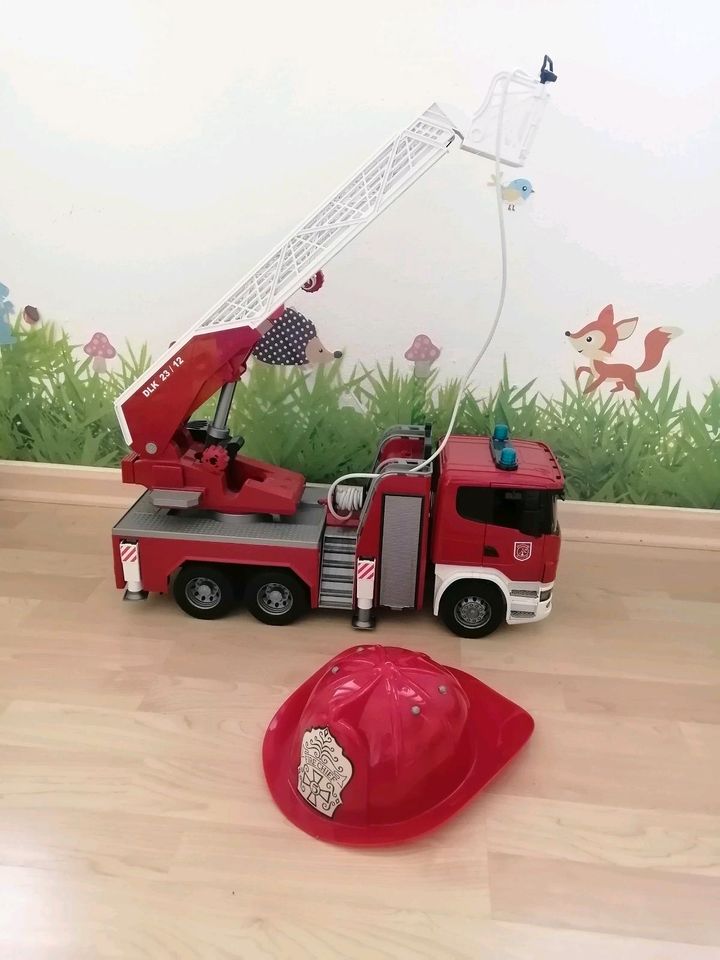 Großes Bruder Scania Feuerwehrauto in Kaufbeuren