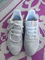 Adidas Sneaker 41  / Turnschuhe Berlin - Wilmersdorf Vorschau