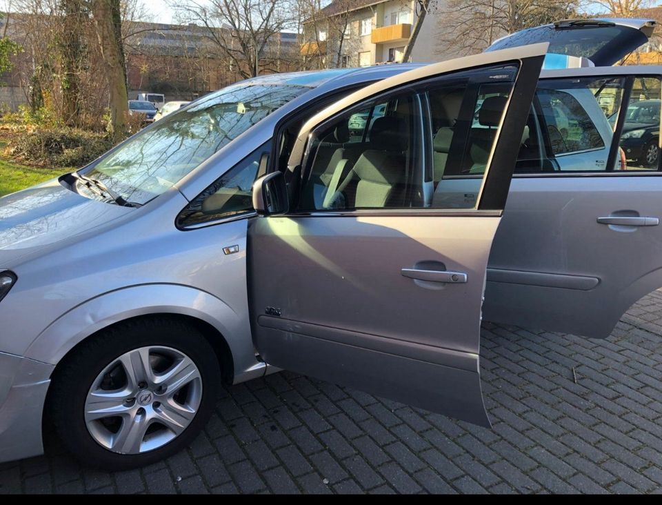 Opel Zafira 7 Sitzer in Frankfurt am Main