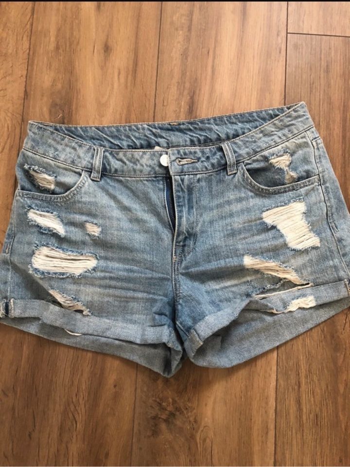 H&M Jeans Shorts 38 in Altenstadt Iller