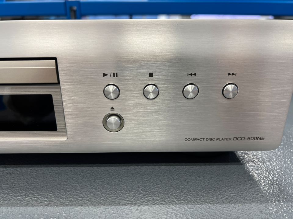 DENON DCD-600NE CD-Player premium-silber (AL32 Processing) in Bietigheim-Bissingen