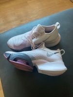 Nike Sportschuhe/Fitnessschuhe - Gr. 40,5 Schleswig-Holstein - Busdorf Vorschau