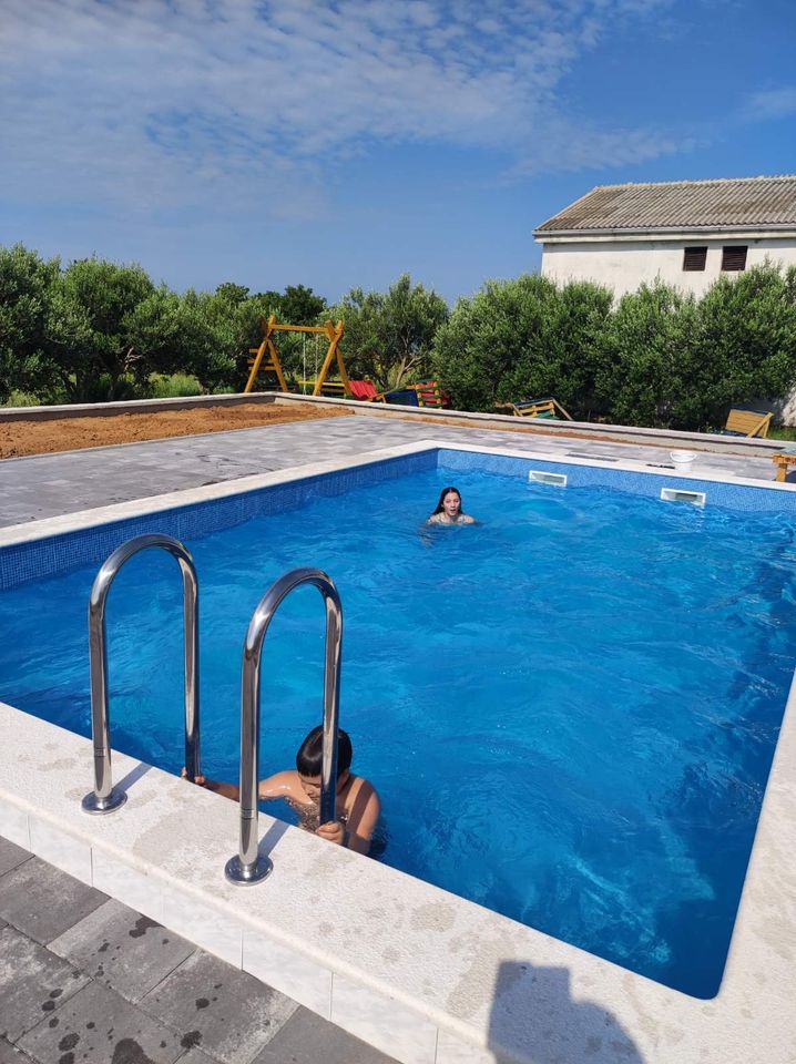 Ferienwohnung mit Pool 6,7,8 Personen Kroatien Dalmatien Urlaub in Erkrath