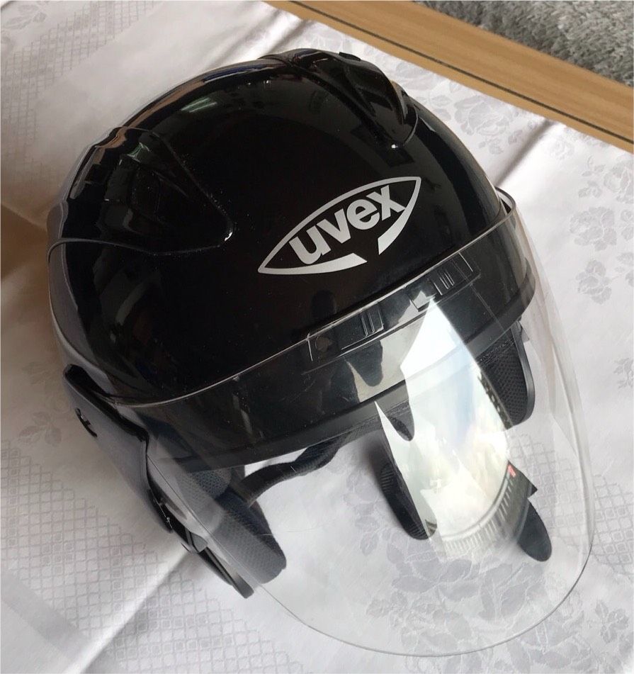 Uvex Helm, Roller, Motorradhelm in Schauenburg